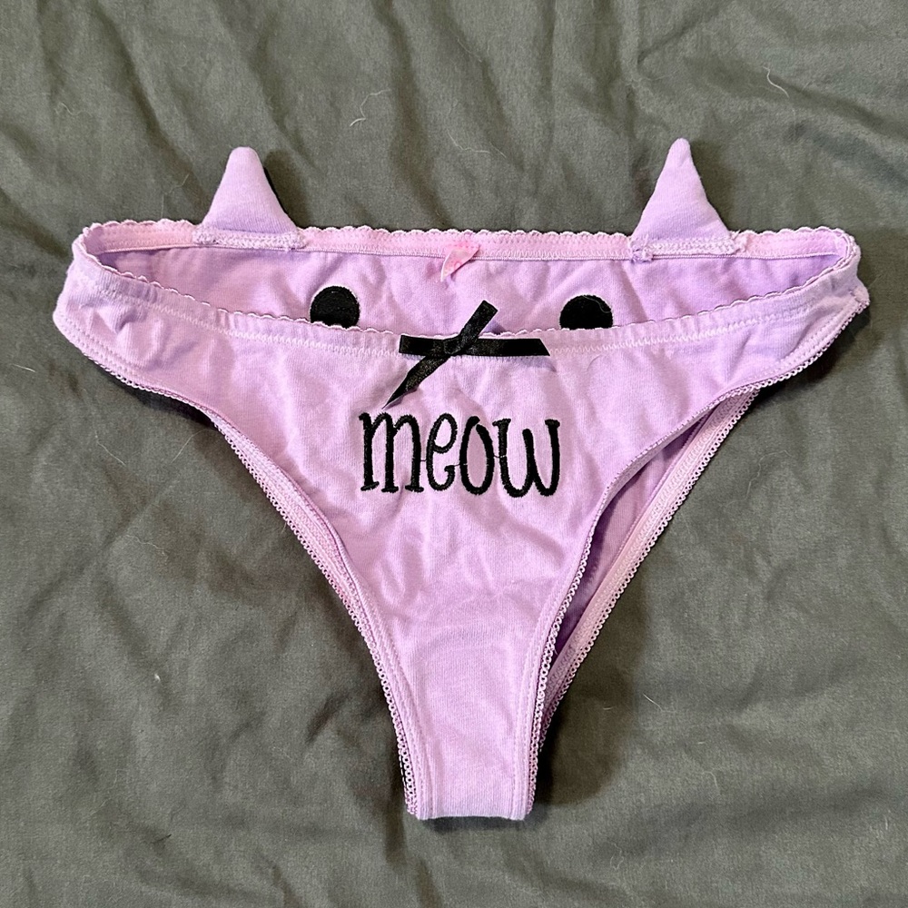 Discontinued Dolls Kill Sugar Thrillz Frisky Whiskers Bralette and Panty Set - Picture 8 of 10